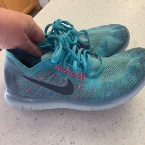 ‼️🚫SOLD‼️🚫 Like new Nike Flyknit!